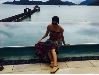Riddhi Dogra feet photo 2
