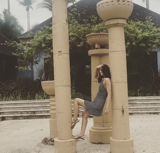 Riddhi Dogra feet photo 19