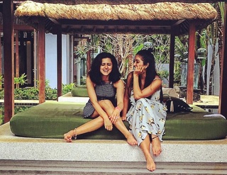 Riddhi Dogra feet photo 16