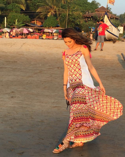 Riddhi Dogra feet photo 5