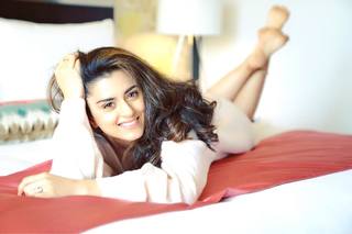Riddhi Dogra feet photo 9