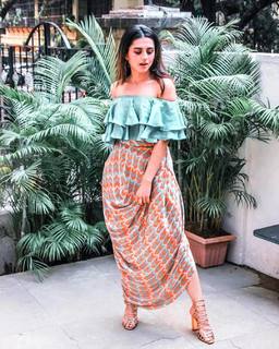 Riddhi Dogra feet photo 4