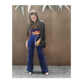 Riddhi Dogra feet photo 9