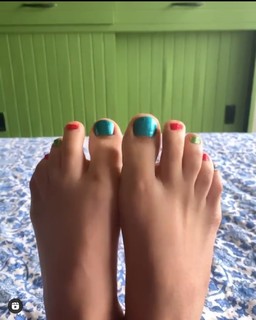 Riddhi Dogra feet photo 4