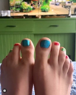 Riddhi Dogra feet photo 3