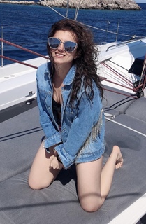 Riddhi Dogra feet photo 13
