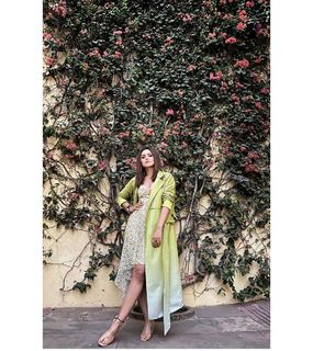 Riddhi Dogra feet photo 11