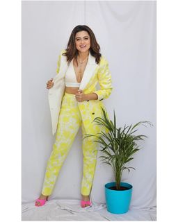 Riddhi Dogra feet photo 4