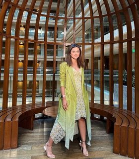 Riddhi Dogra feet photo 19