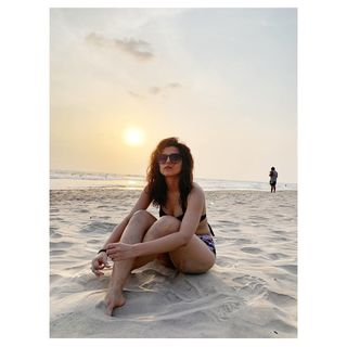 Riddhi Dogra feet photo 7