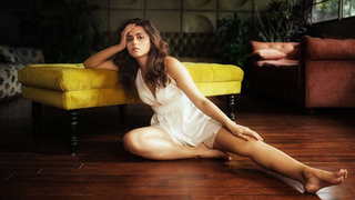 Riddhi Dogra feet photo 2
