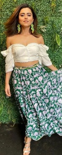 Riddhi Dogra feet photo 11