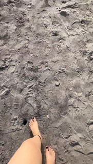 Riddhi Dogra feet photo 9