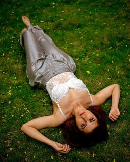 Riddhi Dogra feet photo 14