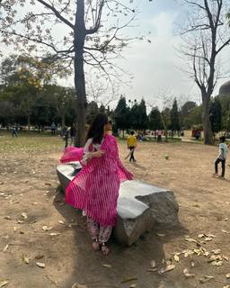 Riddhi Dogra feet photo 20