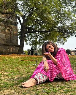 Riddhi Dogra feet photo 16