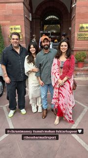 Riddhi Dogra feet photo 18