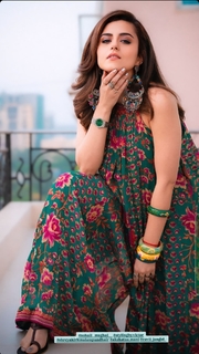Riddhi Dogra feet photo 15