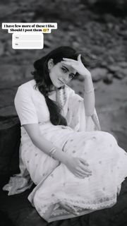 Riddhi Dogra feet photo 9