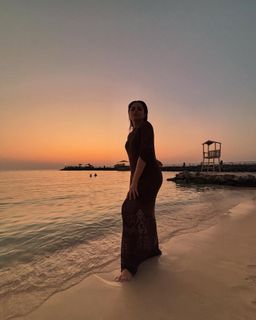 Riddhi Dogra feet photo 7