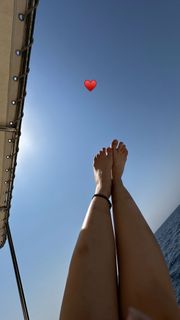 Riddhi Dogra feet photo 5