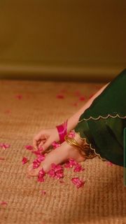 Riddhi Dogra feet photo 16