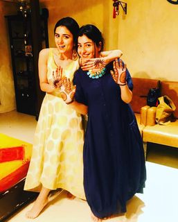 Riddhi Dogra feet photo 13