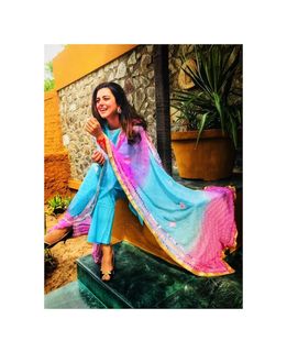 Riddhi Dogra feet photo 6