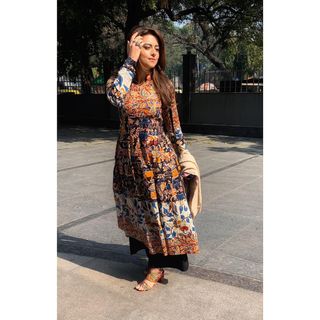 Riddhi Dogra feet photo 7