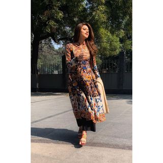 Riddhi Dogra feet photo 6