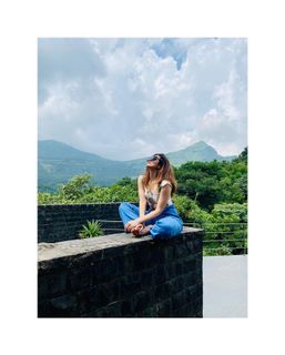 Riddhi Dogra feet photo 20