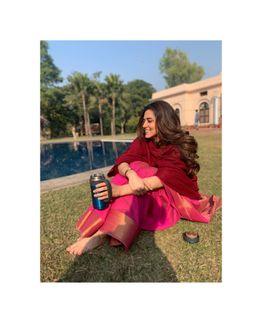 Riddhi Dogra feet photo 19