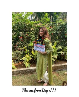 Riddhi Dogra feet photo 10