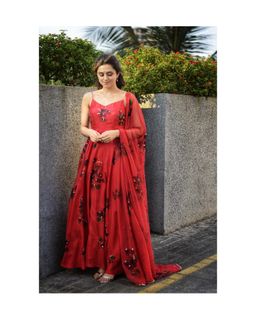 Riddhi Dogra feet photo 6