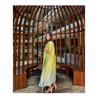 Riddhi Dogra feet photo 3