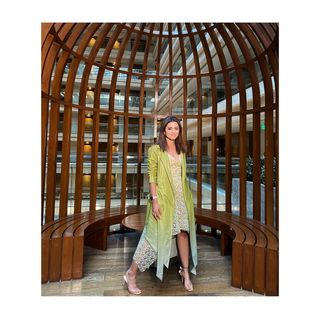Riddhi Dogra feet photo 1
