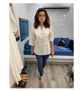 Riddhi Dogra feet photo 1