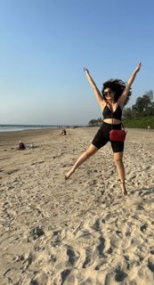 Riddhi Dogra feet photo 15