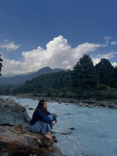 Riddhi Dogra feet photo 7