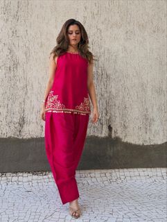 Riddhi Dogra feet photo 4