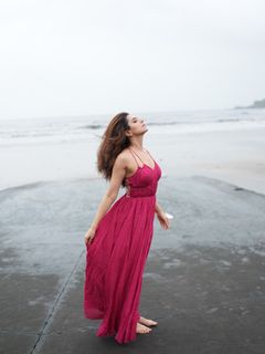 Riddhi Dogra feet photo 5