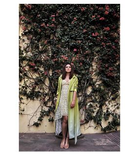 Riddhi Dogra feet photo 9