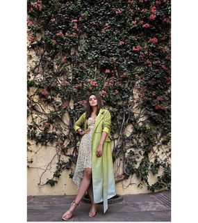 Riddhi Dogra feet photo 8