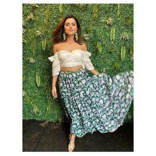 Riddhi Dogra feet photo 2
