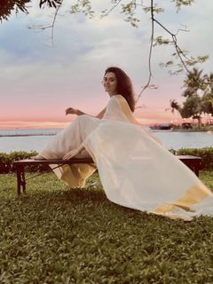 Riddhi Dogra feet photo 11