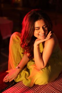 Riddhi Dogra feet photo 5