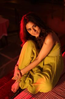 Riddhi Dogra feet photo 3