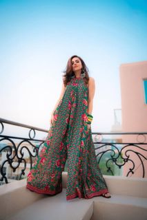 Riddhi Dogra feet photo 18