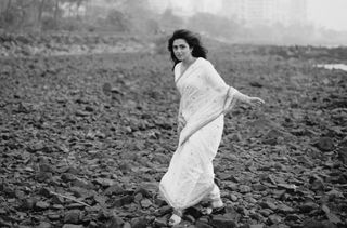 Riddhi Dogra feet photo 8