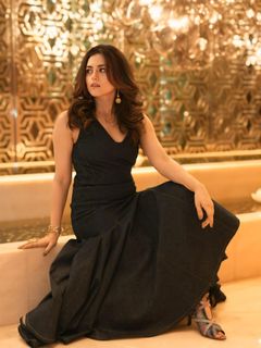 Riddhi Dogra feet photo 4